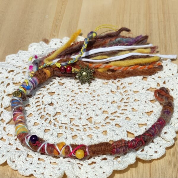 Dreadwrap - Filzdread Sonnenliebe mit Jade, Amethyst & Sonnenanhänger aus Messing – Bild 4