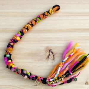 Dreadwrap - Pink Flower & Peace mit Jade, Cat-Eye-Stone & Achat mit Anhängern aus Messing