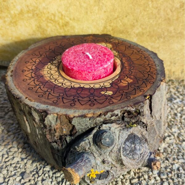 Kerzenhalter mit Mandala Gravur auf einer Baumscheibe vom Apfelbaum – Bild 3