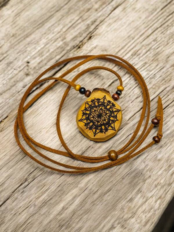 Anhänger aus Holz vom Lebensbaum "Boho Tree Soul"