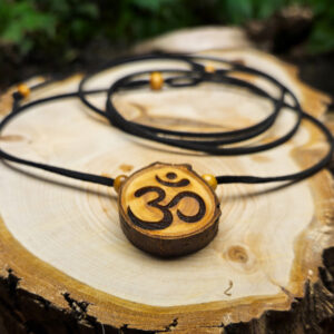 Anhänger aus Holz vom Lebensbaum "Klangholz ॐ"