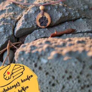 Anh&auml;nger aus Pflaumenholz - Herzpfote aus Pflaume